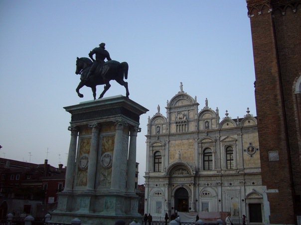 Statue de Bartolomeo Colleoni sur le Campo Zanipolo à Venise