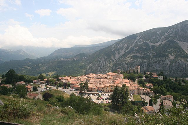 Le village de Gréolières.