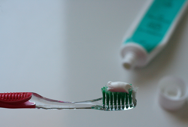 Test du dentifrice bio avril à la menthe.