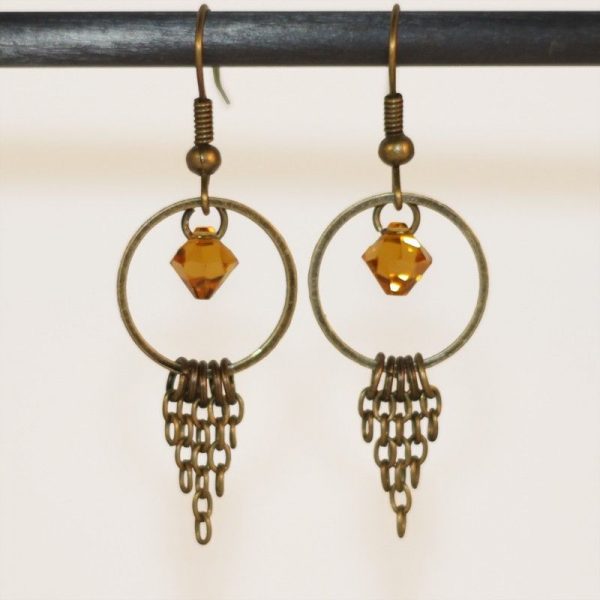 Boucles d'oreilles chaine bronze et perle topaze en cristal par Divine et Féminine.