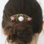 Accessoire coiffure chignon mariage peigne bronze fleurs roses par Divine et Féminine.