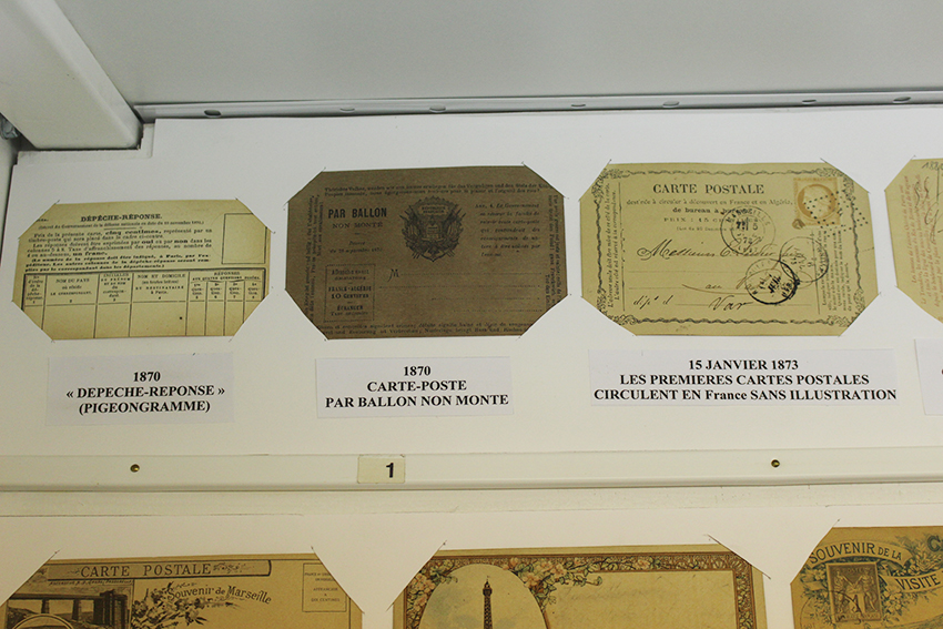 Premières cartes postales au monde, dans le musée de la carte postale, à Antibes.
