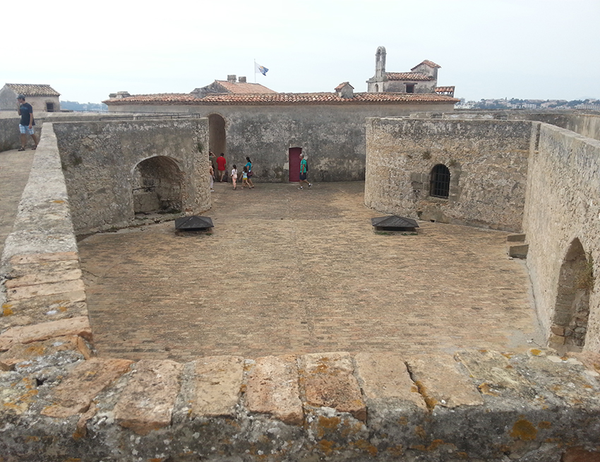 Visite intérieur du fort carré d'Antibes.