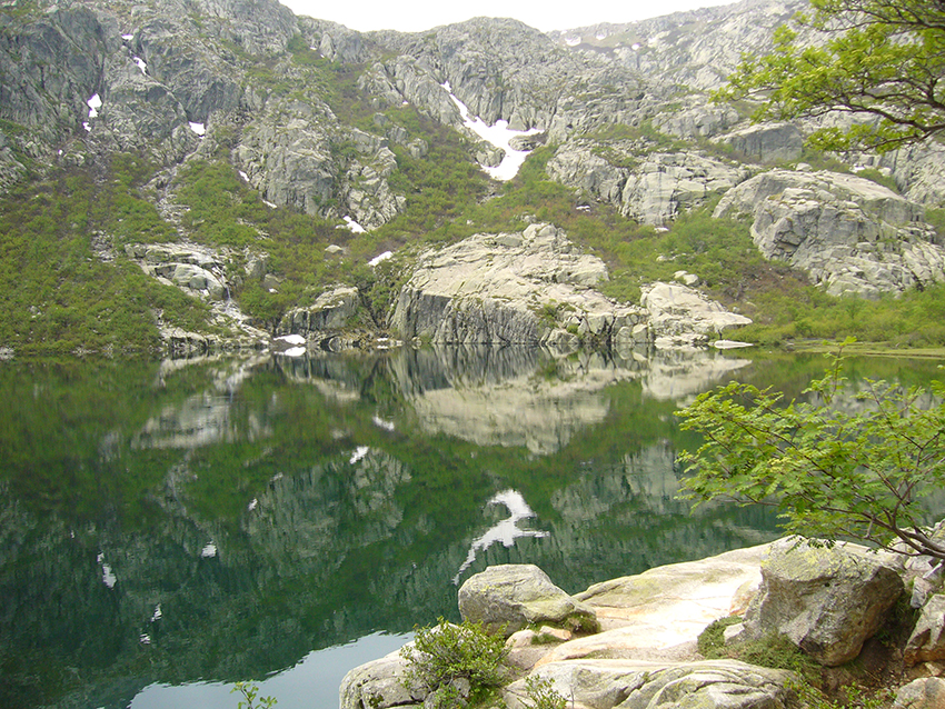 Lac du melu, en Corse.
