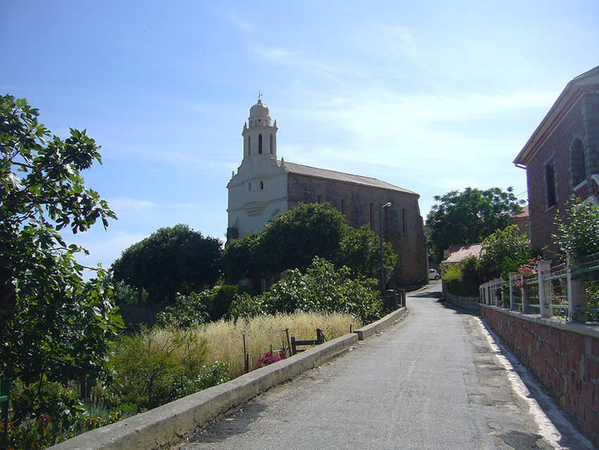 Eglise catholique de rite byzantin à Cargèse, en Corse.