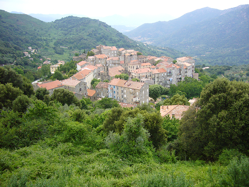 Village de Sainte-Lucie de Tallano, en Corse.