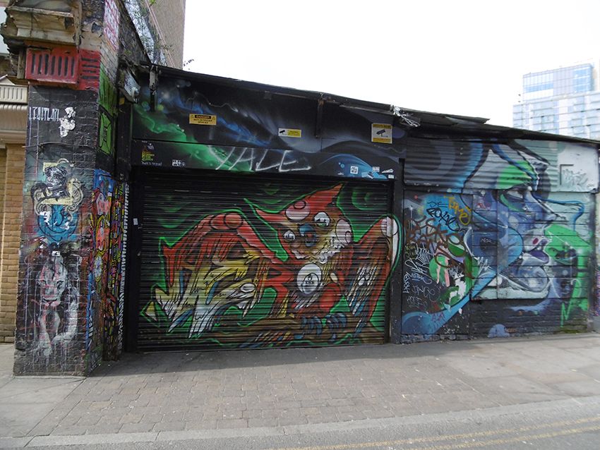 Jolis graffiti dans le quartier de Brick Lane à Londres.