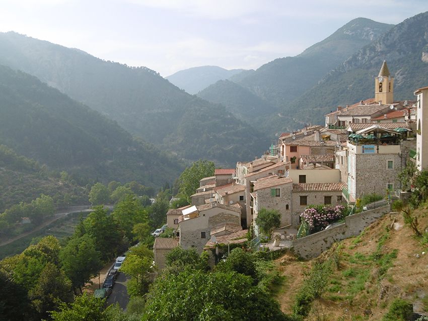 Sainte-Agnès, joli village des Alpes-Maritimes.