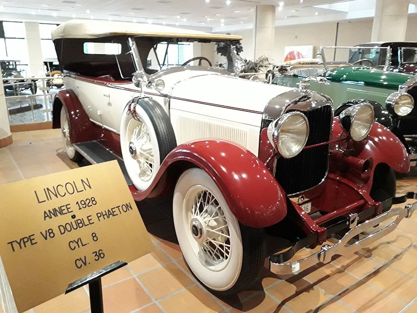Lincoln de 1928 dans le musée de l'Automobile à Monaco.