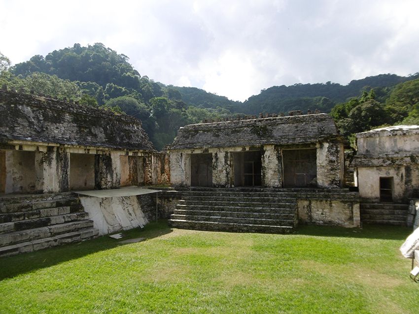 Ruines des temples de Palenque au Mexique.
