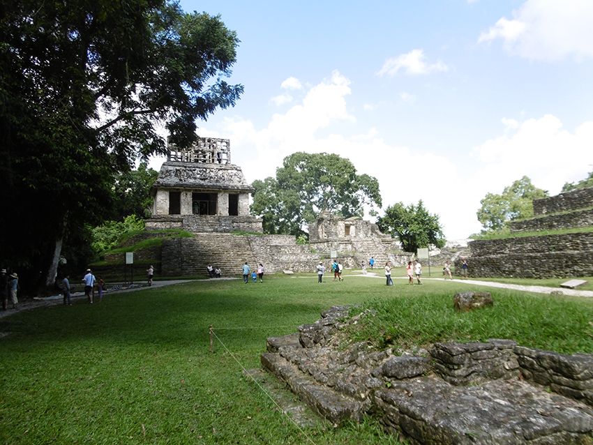 Temple maya à Palenque au Mexique.