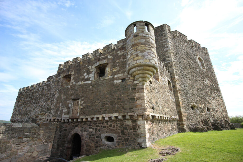 Blackness castle en Ecosse, Fort William en lieu de tournage de la série Outlander.