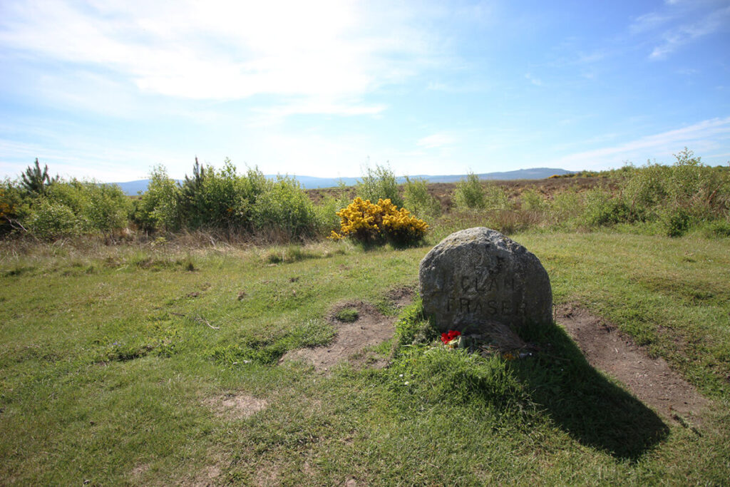 Tombe du Clan Fraser (référence à Outlander) sur le champ de la bataille de Culloden en Écosse.