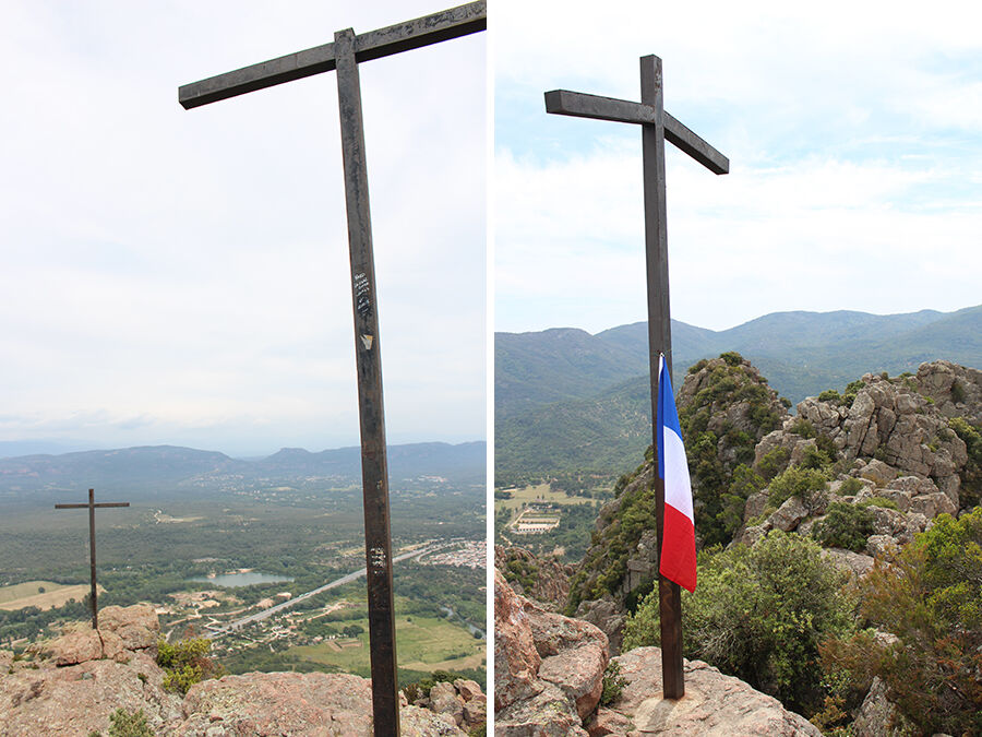 Les trois croix au sommet du Rocher de Roquebrune sur Argens.