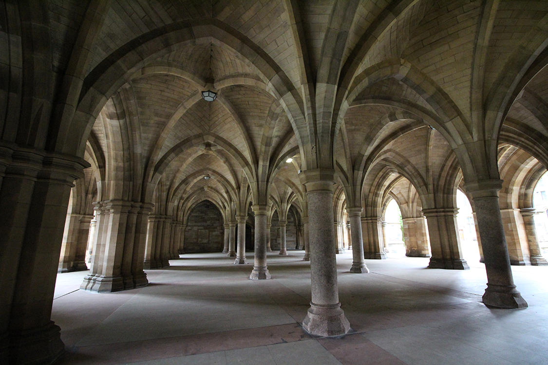 Cloitre de l'université de Glasgow.